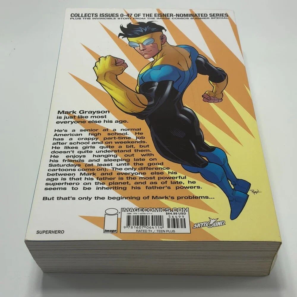 Invincible Compendium 1-3 by Robert Kirkman Paperback - Superhero English